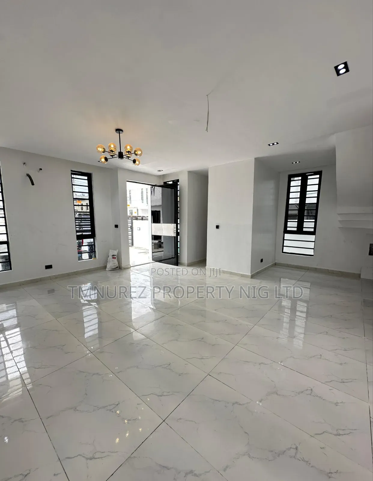 5bdrm Duplex in Ikota for sale