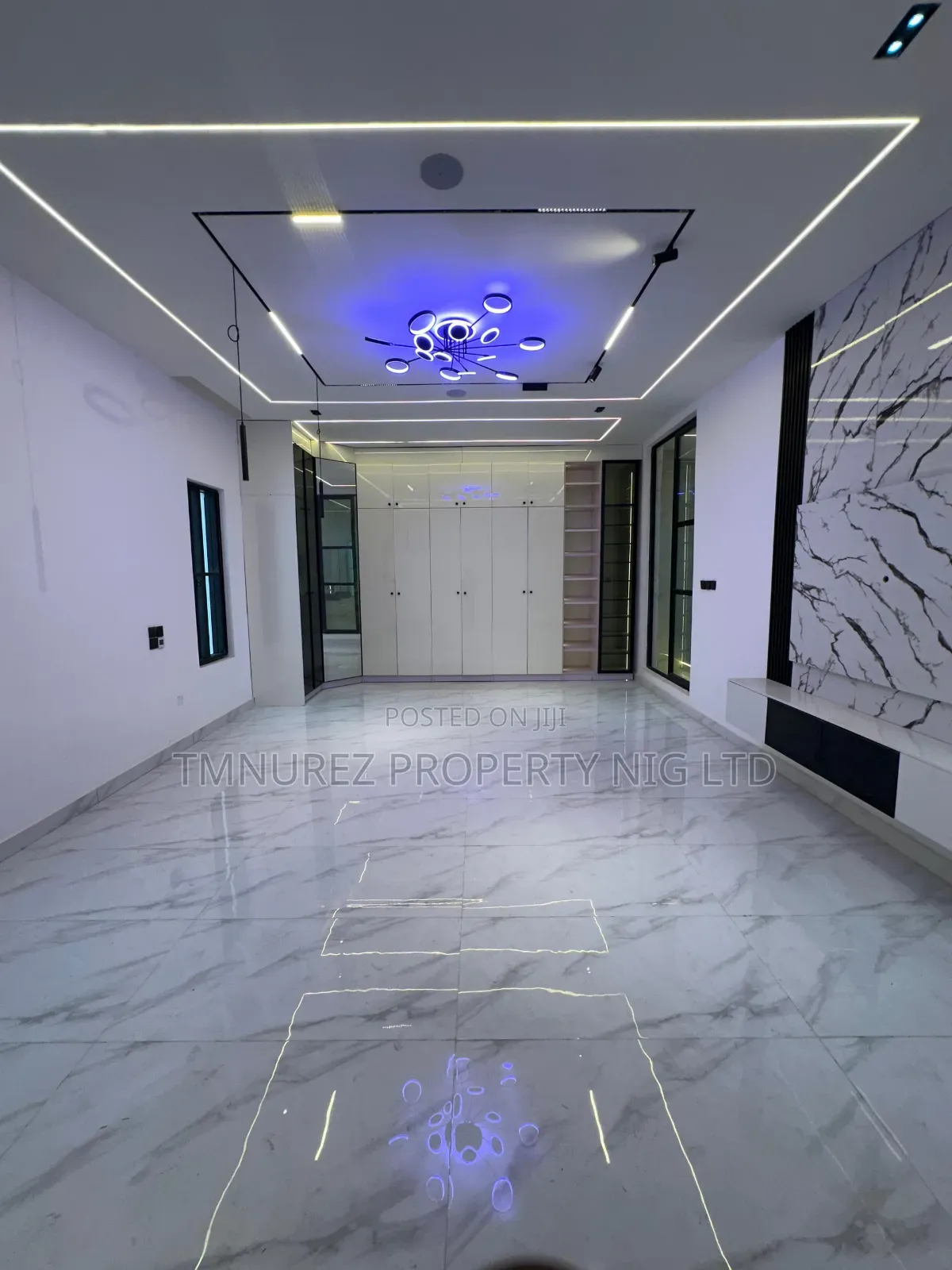 5bdrm Duplex in Ikota for sale