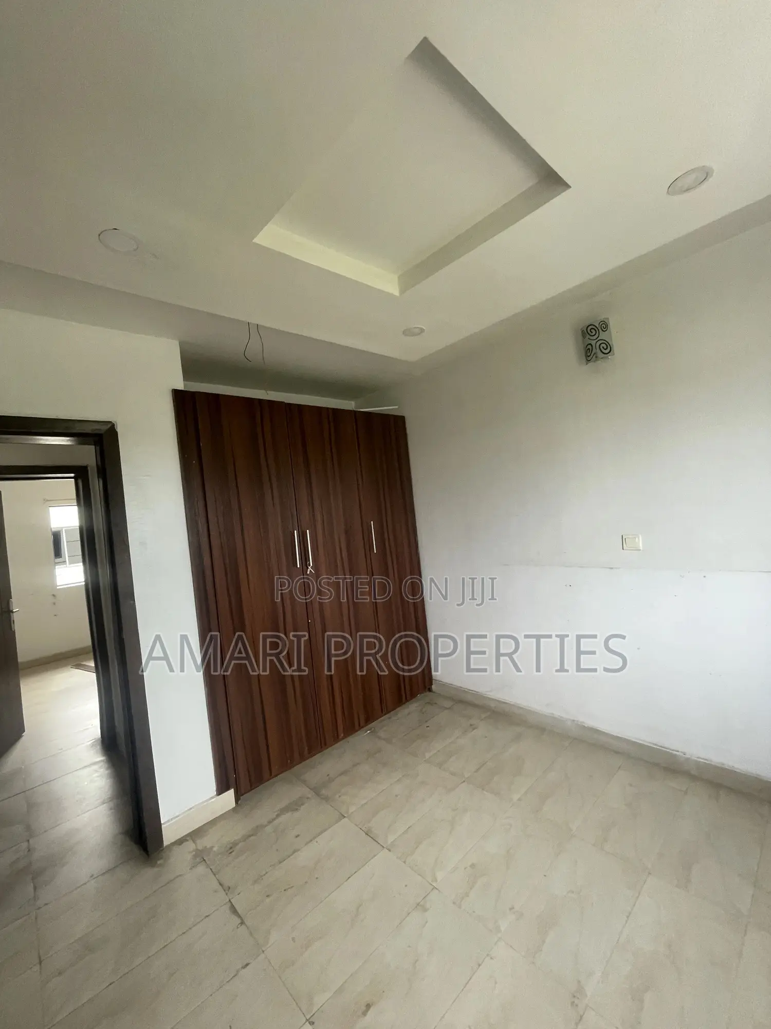 2bdrm Block of Flats in Fara Park 2, Sangotedo for rent