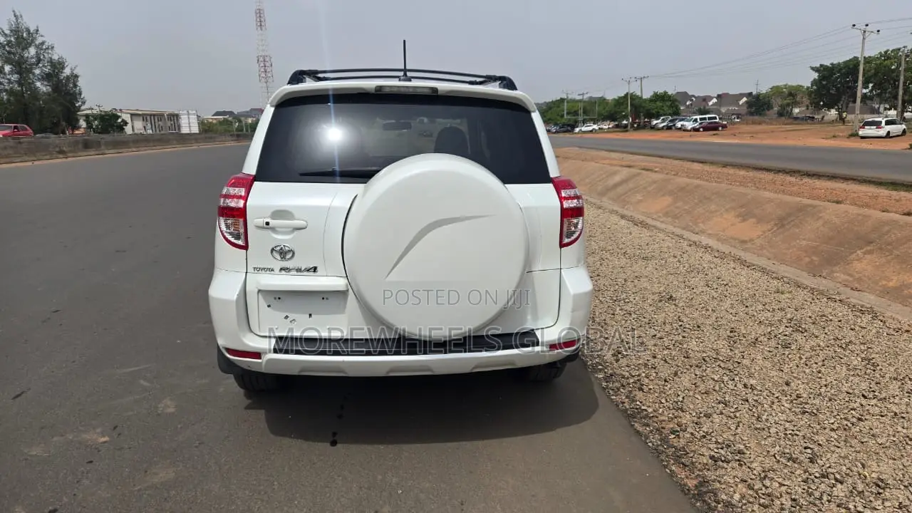 Toyota RAV4 2.5 Limited 2012 White