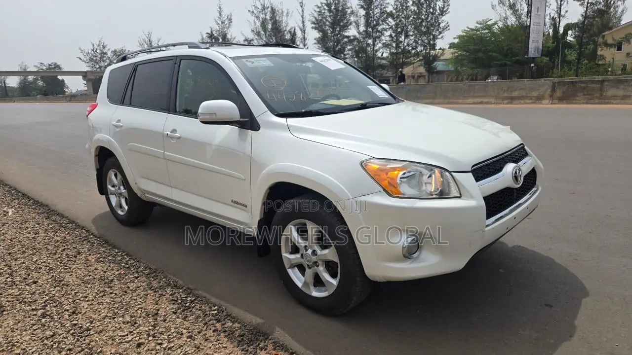 Toyota RAV4 2.5 Limited 2012 White