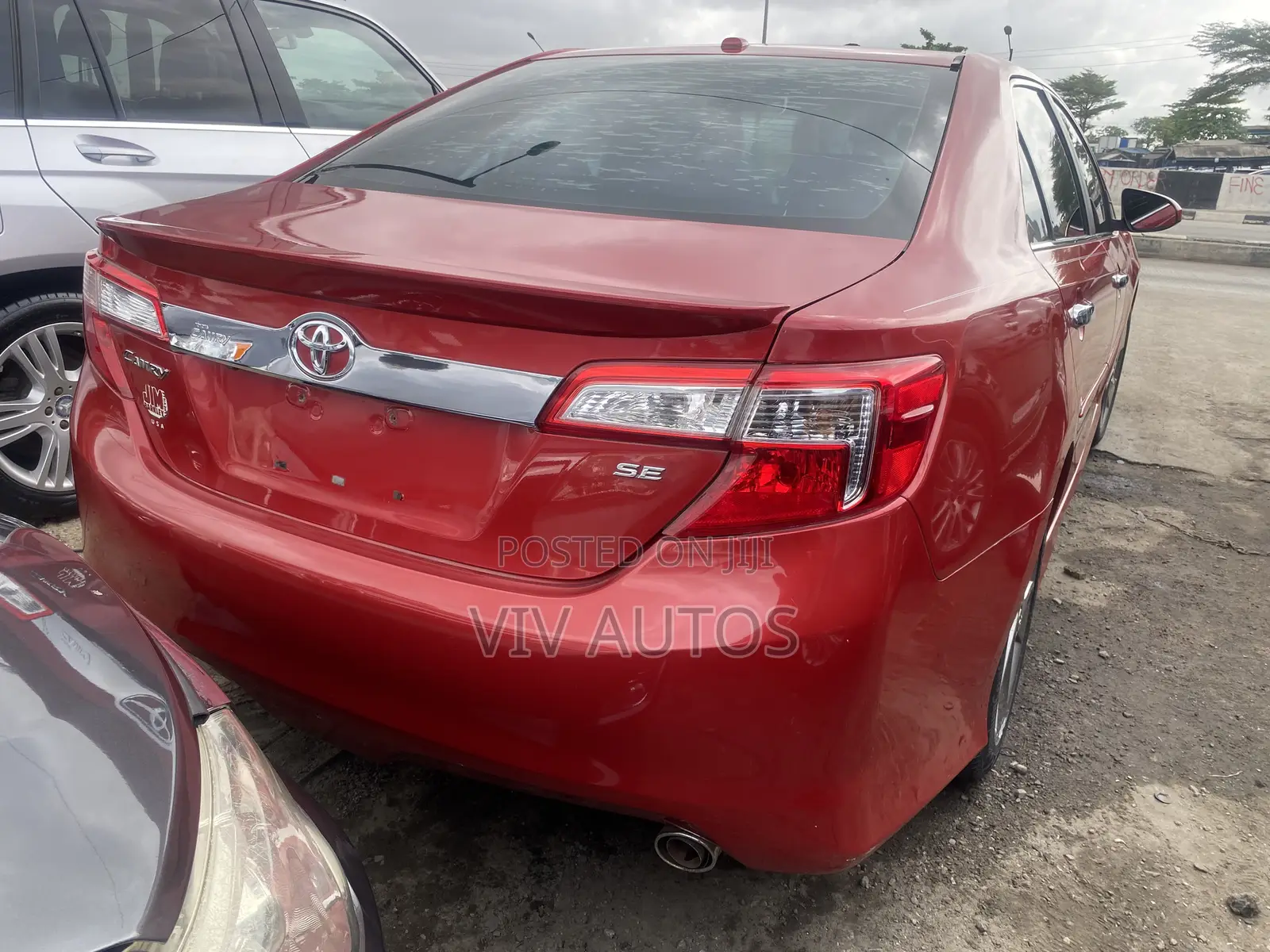 Toyota Camry SE V6 4dr Sedan (3.5L 6cyl 6A) 2013 Red