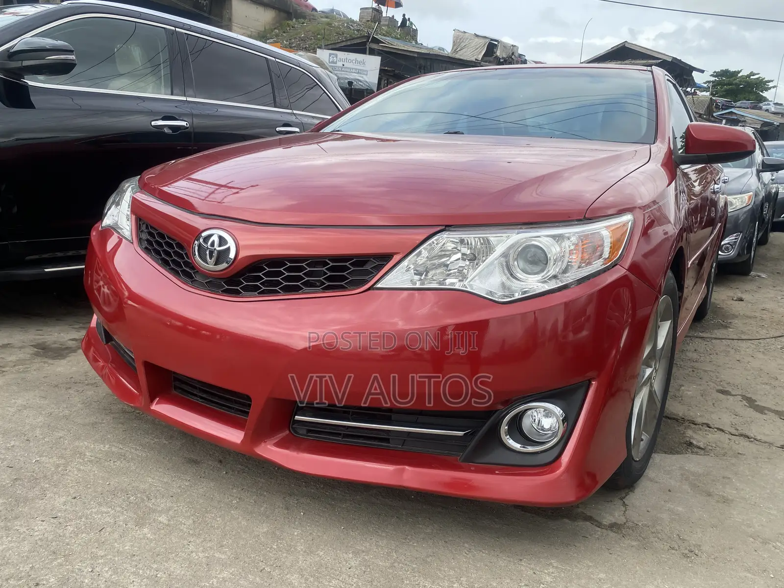 Toyota Camry SE V6 4dr Sedan (3.5L 6cyl 6A) 2013 Red