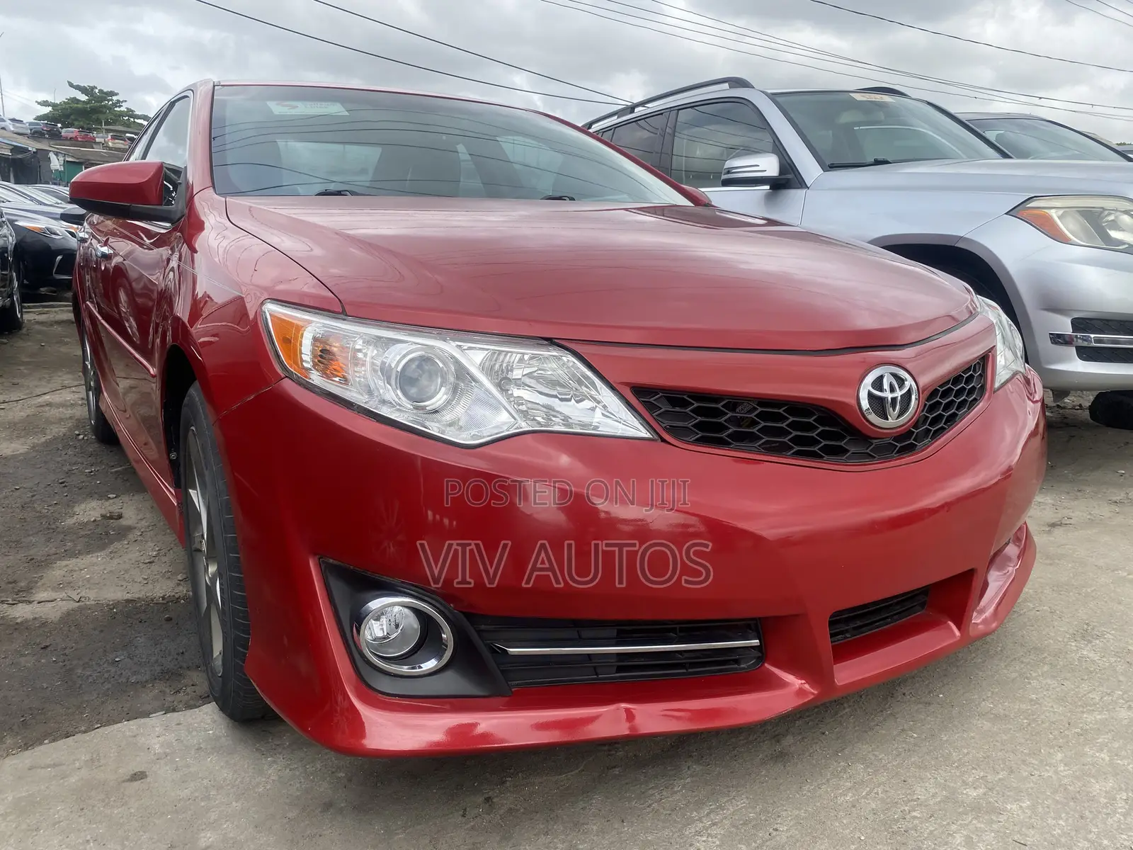 Toyota Camry SE V6 4dr Sedan (3.5L 6cyl 6A) 2013 Red
