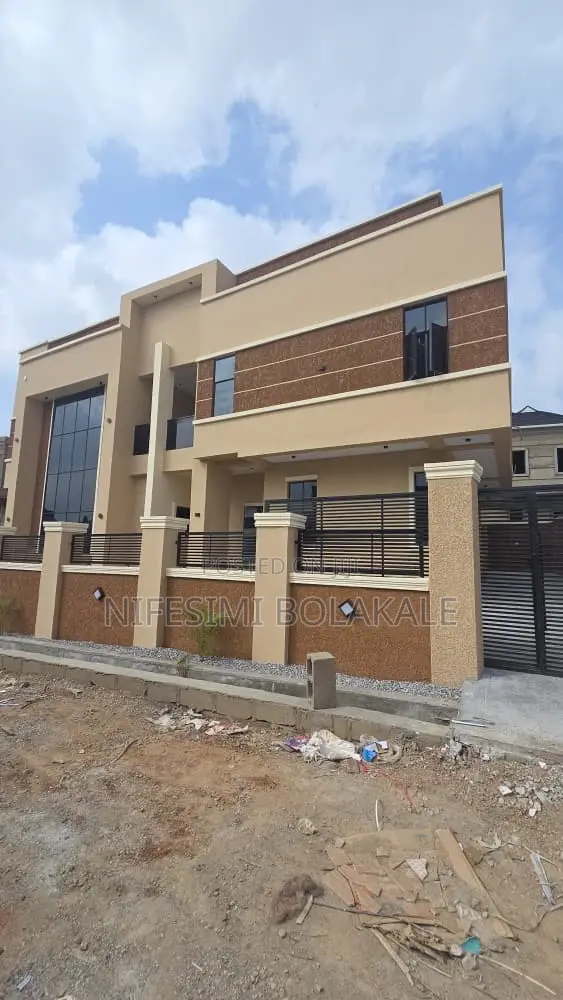 4bdrm Duplex in Carlton Gate, Akobo for sale