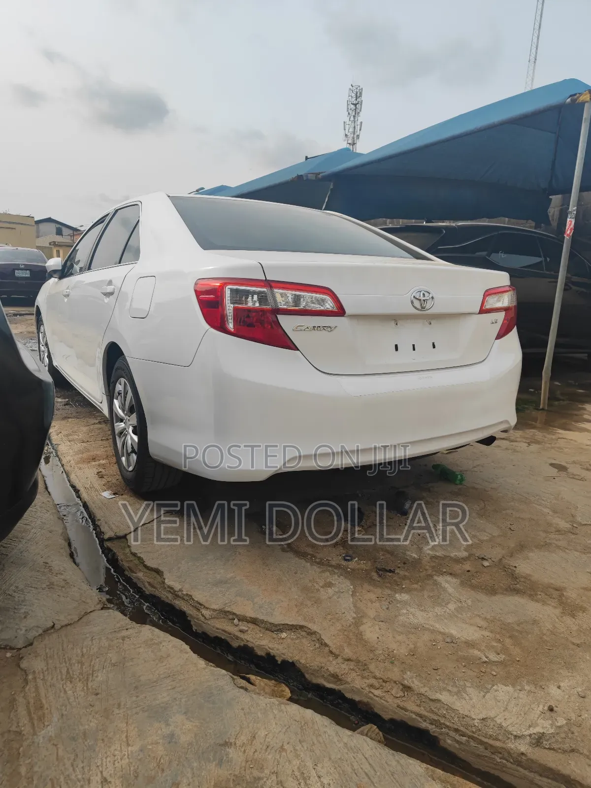 Toyota Camry LE 4dr Sedan (2.5L 4cyl 6A) 2013 White