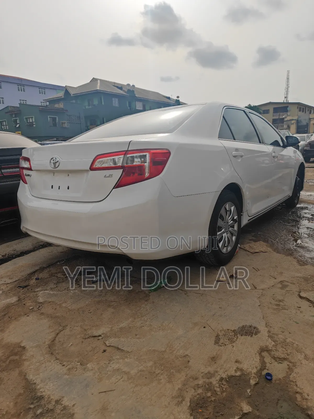 Toyota Camry LE 4dr Sedan (2.5L 4cyl 6A) 2013 White