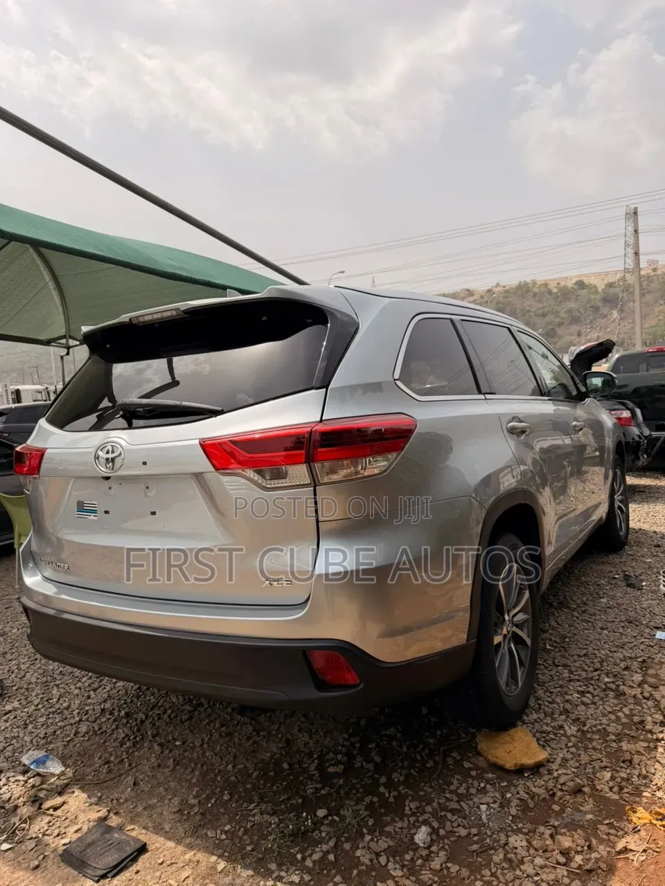 Toyota Highlander XLE 4x2 V6 (3.5L 6cyl 8A) 2018 Gray