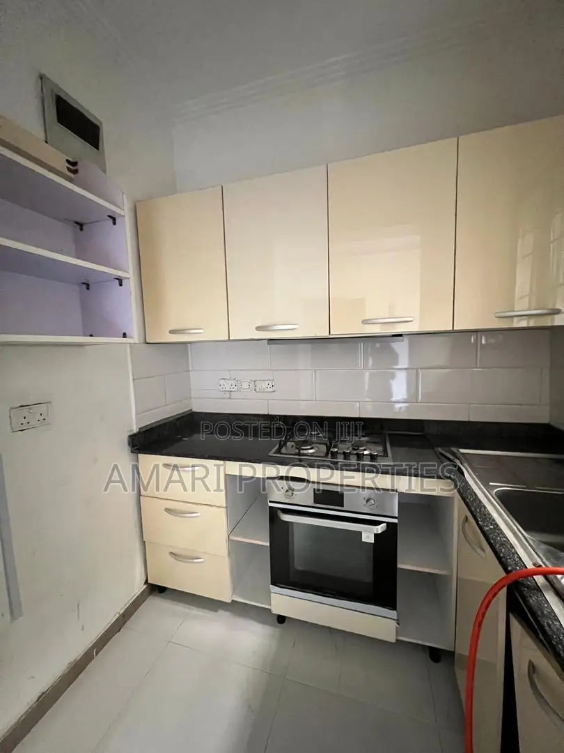 1bdrm Block of Flats in Lekki Phase 1 for rent