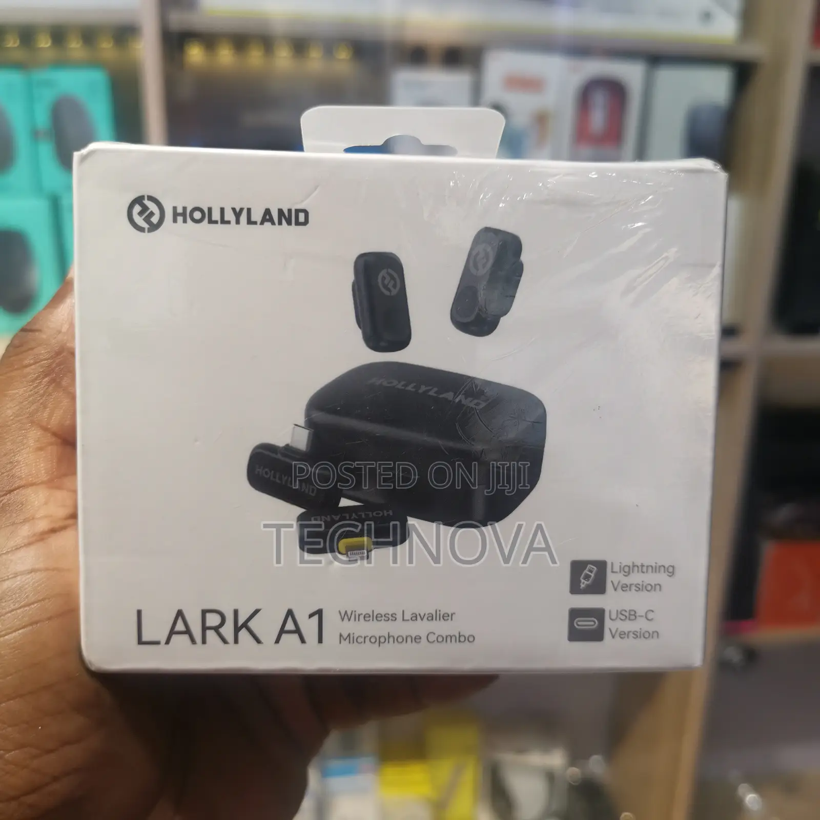Hollyland Lark A1 Wireless Lavalier Microphone Combo