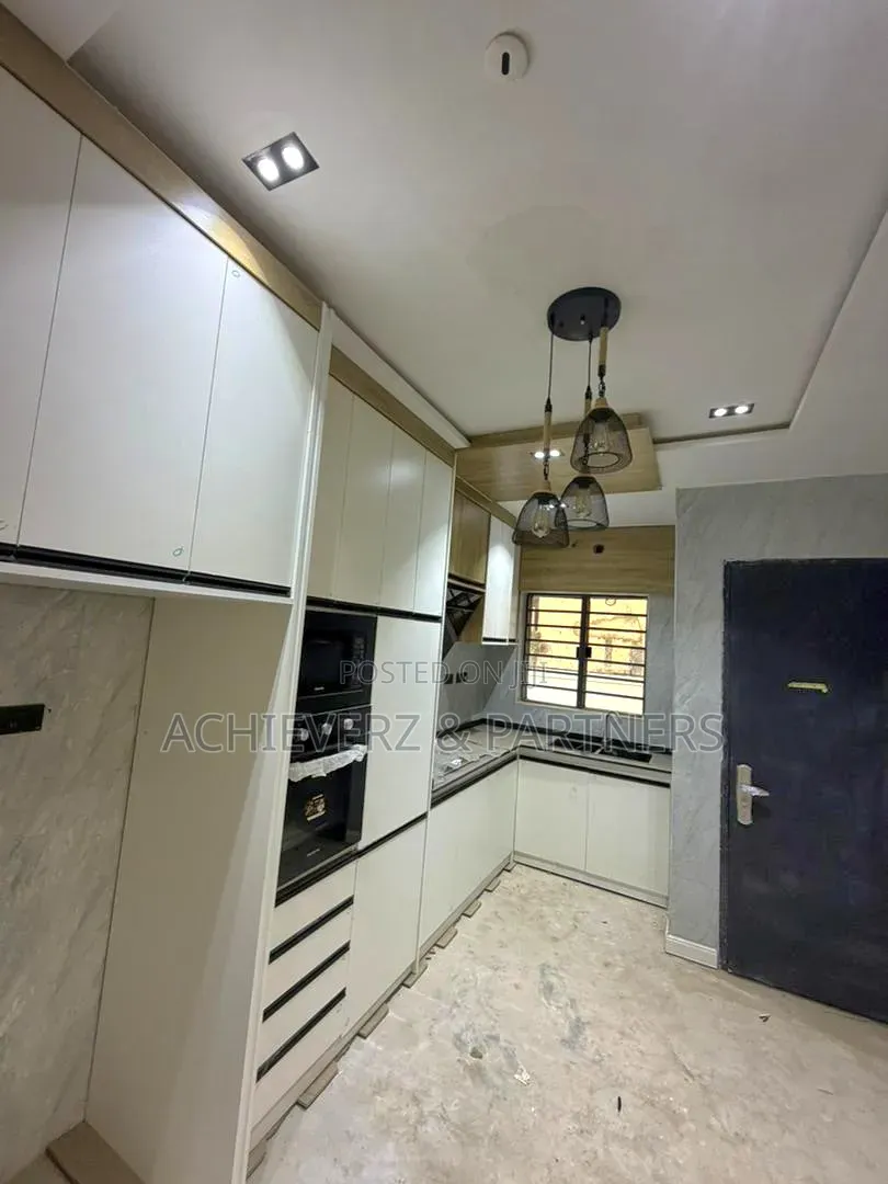 5bdrm Duplex in Zone 2 / Wuse for rent