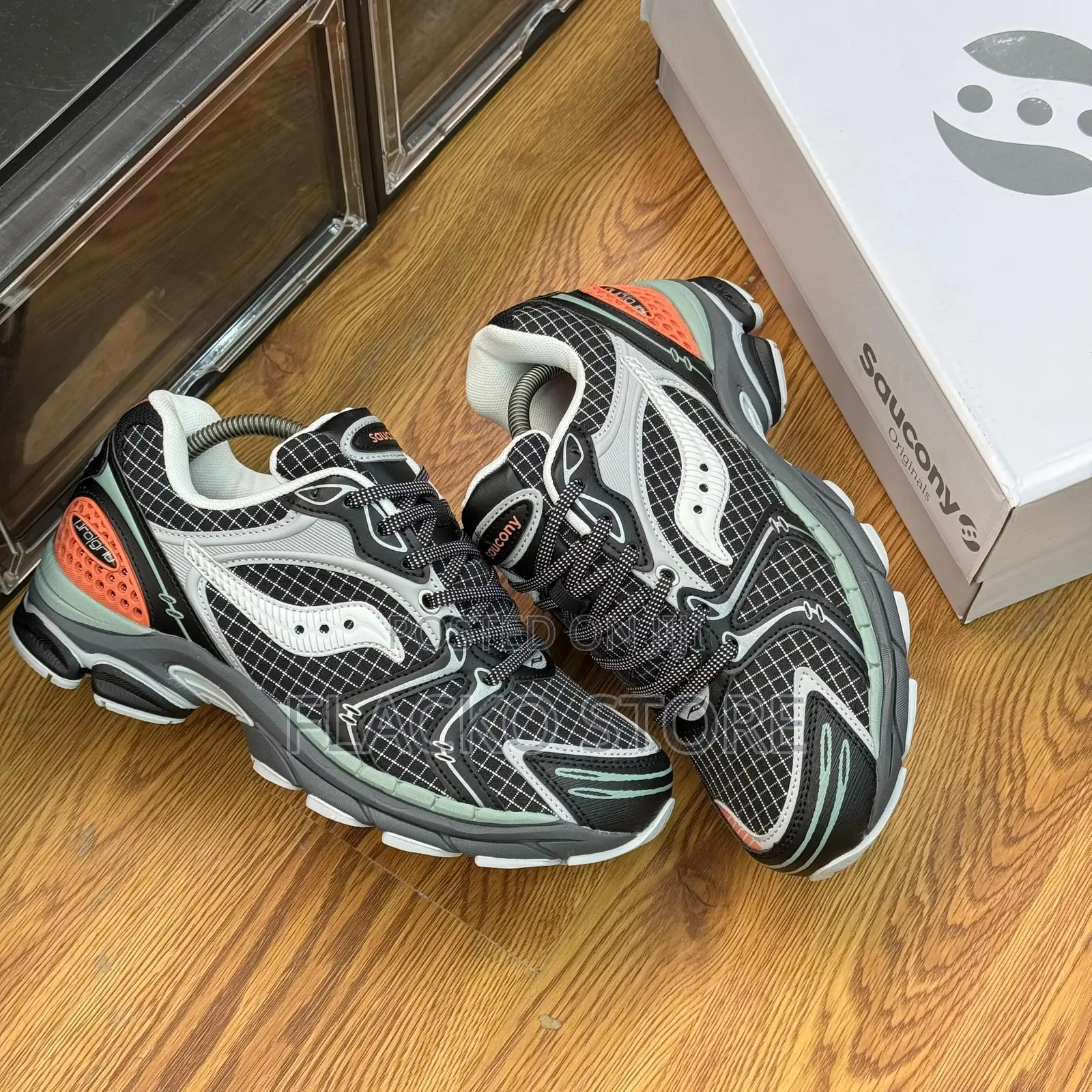 Origianal Saucony Progrid Triumph 4 Shadow Silver Sneakers
