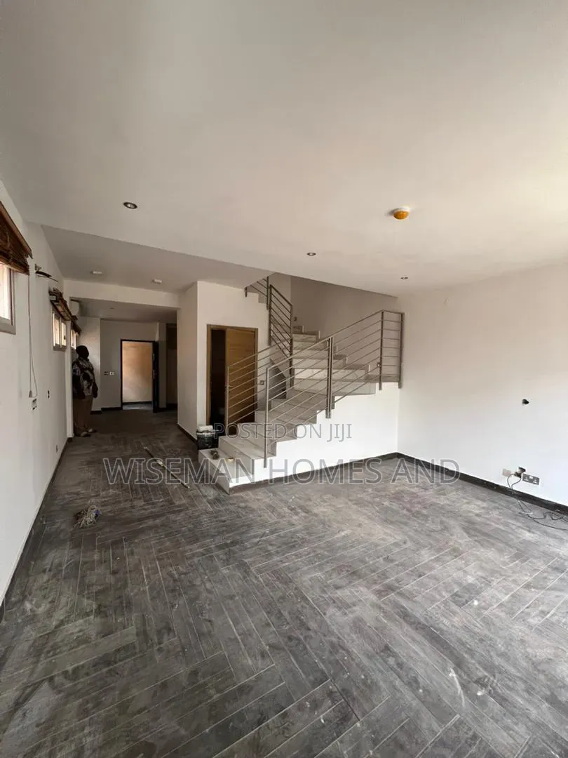 2bdrm Maisonette in Agungi Lekki Eti-Osa for rent