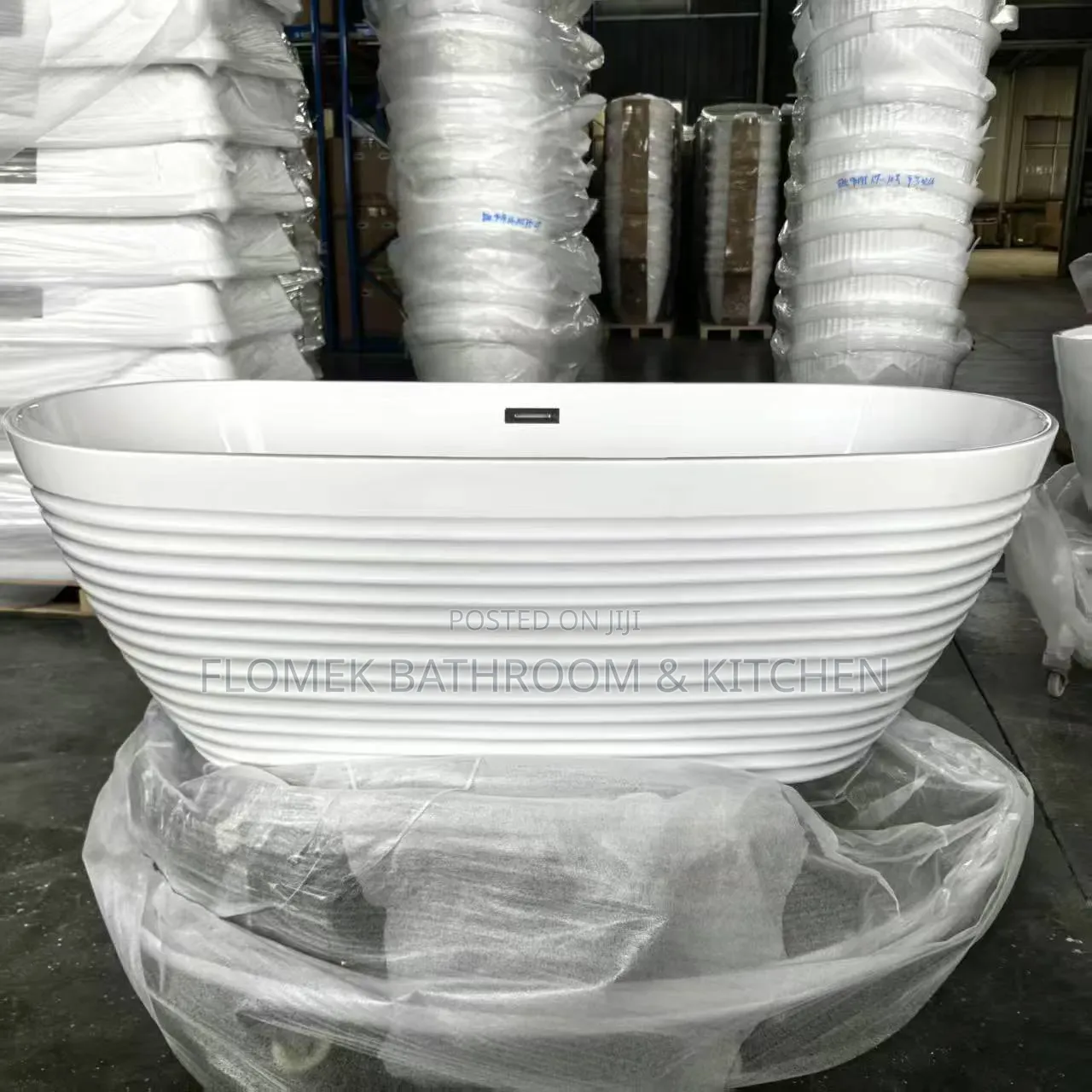 Luxury Freestanding Bathtub – Modern Ribbed Design | Premium Finish.