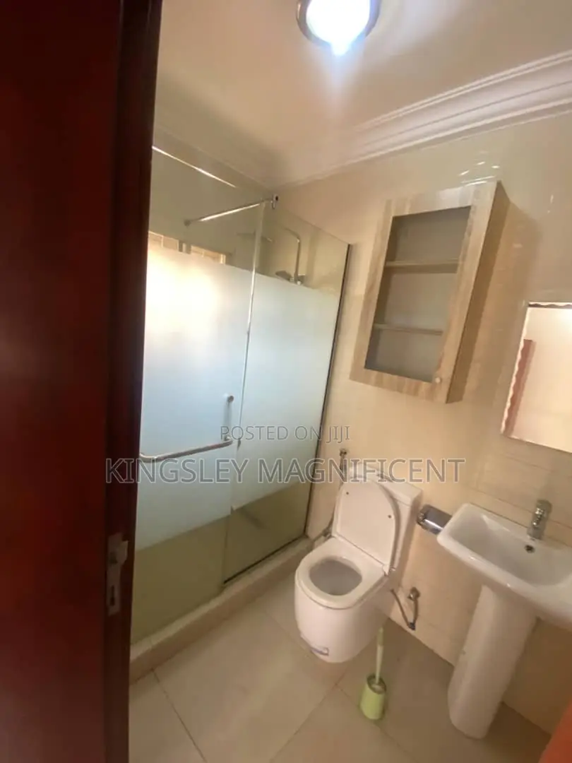 2bdrm Bungalow in Abuja, Asokoro for rent