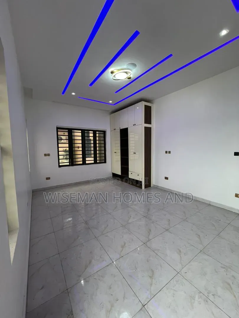 2bdrm Apartment in Agungi Lekki Eti-Osa for sale