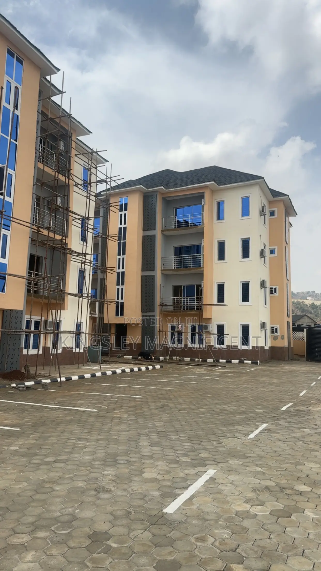 3bdrm Block of Flats in Katampe for sale
