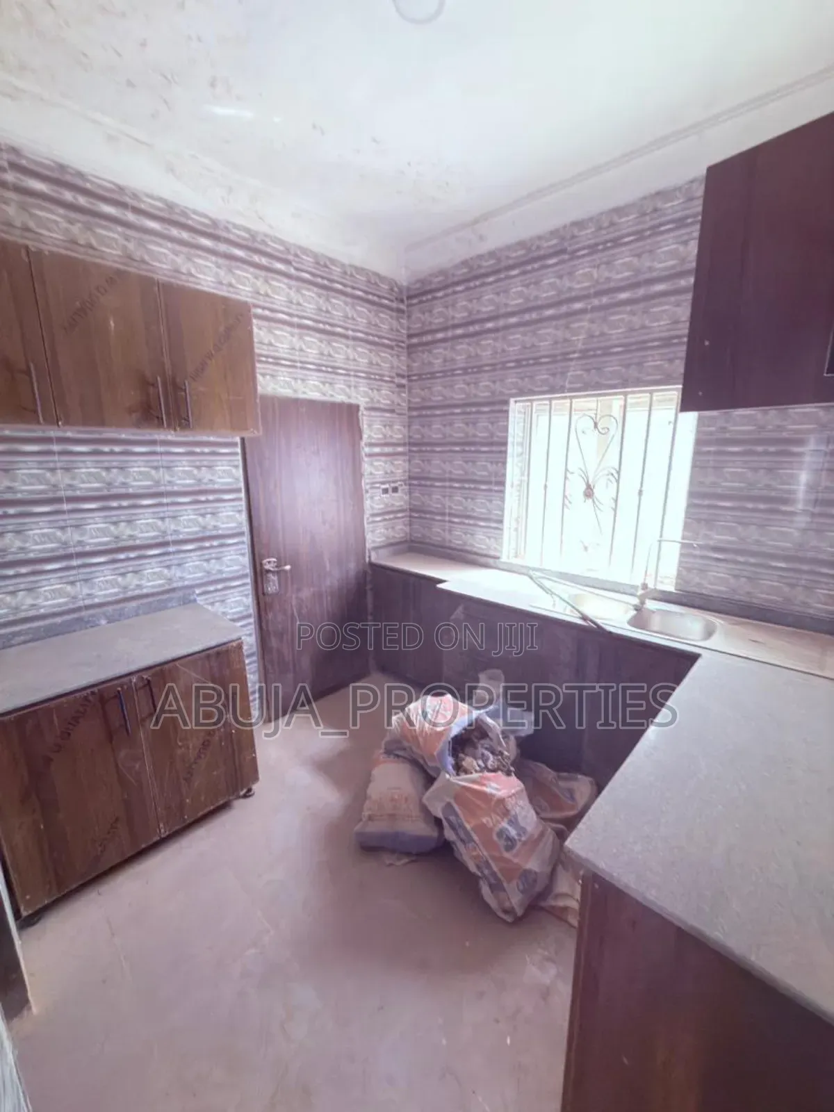 3bdrm Apartment in Galadimawa for sale