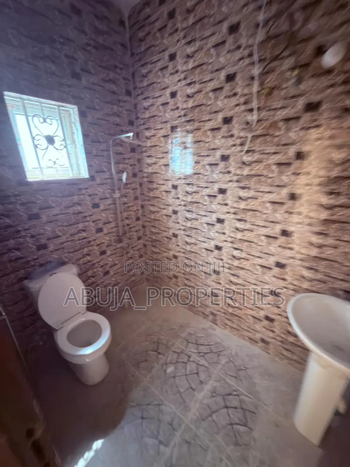 3bdrm Apartment in Galadimawa for sale