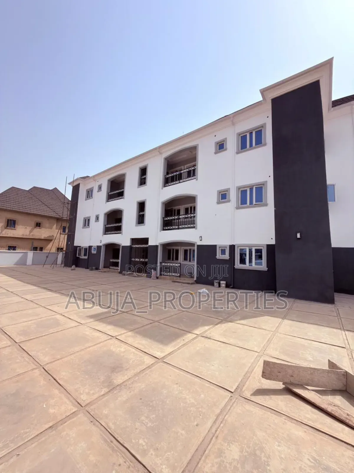3bdrm Apartment in Galadimawa for sale
