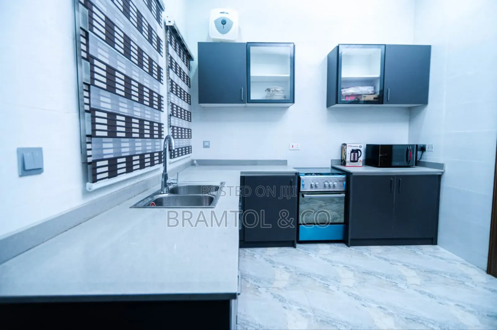 3bdrm Block of Flats in Zone B for rent
