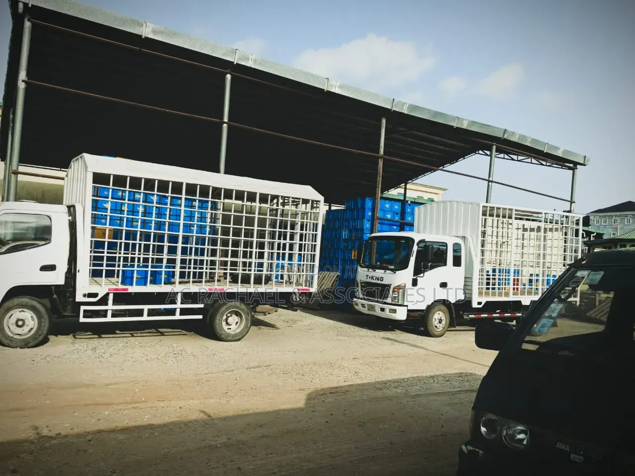 4bedrooms Detached House, a Shed and Trucking Yard on 2500sqm Land