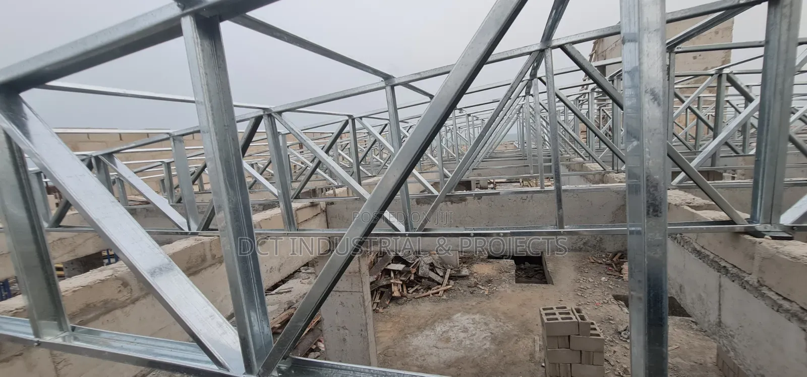 Galvanized Steel Roof Trusses Fabricator / LGS