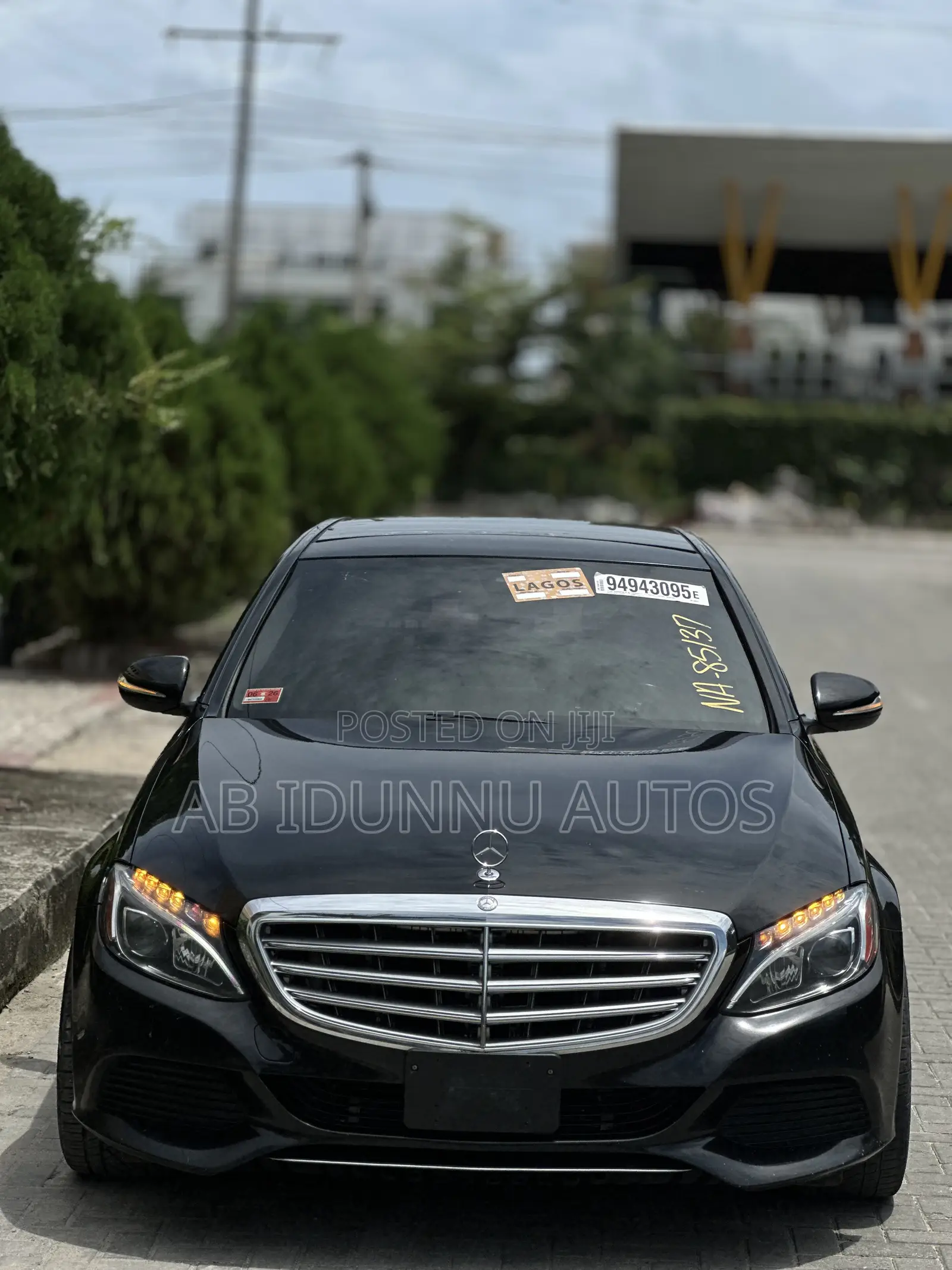 Mercedes-Benz C300 Luxury 4dr AWD 4Matic Sedan (2.0L 4cyl 7A) 2015