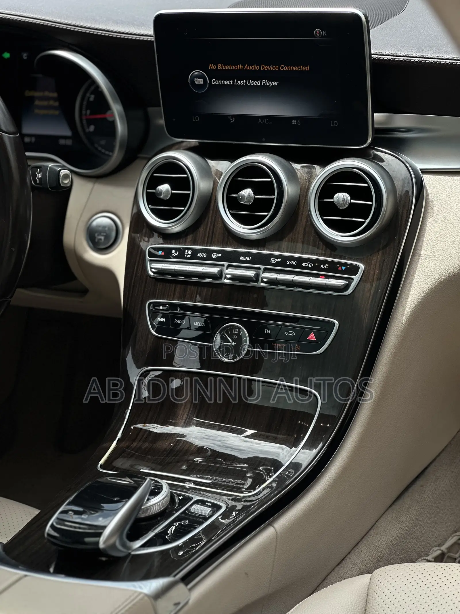Mercedes-Benz C300 Luxury 4dr AWD 4Matic Sedan (2.0L 4cyl 7A) 2015