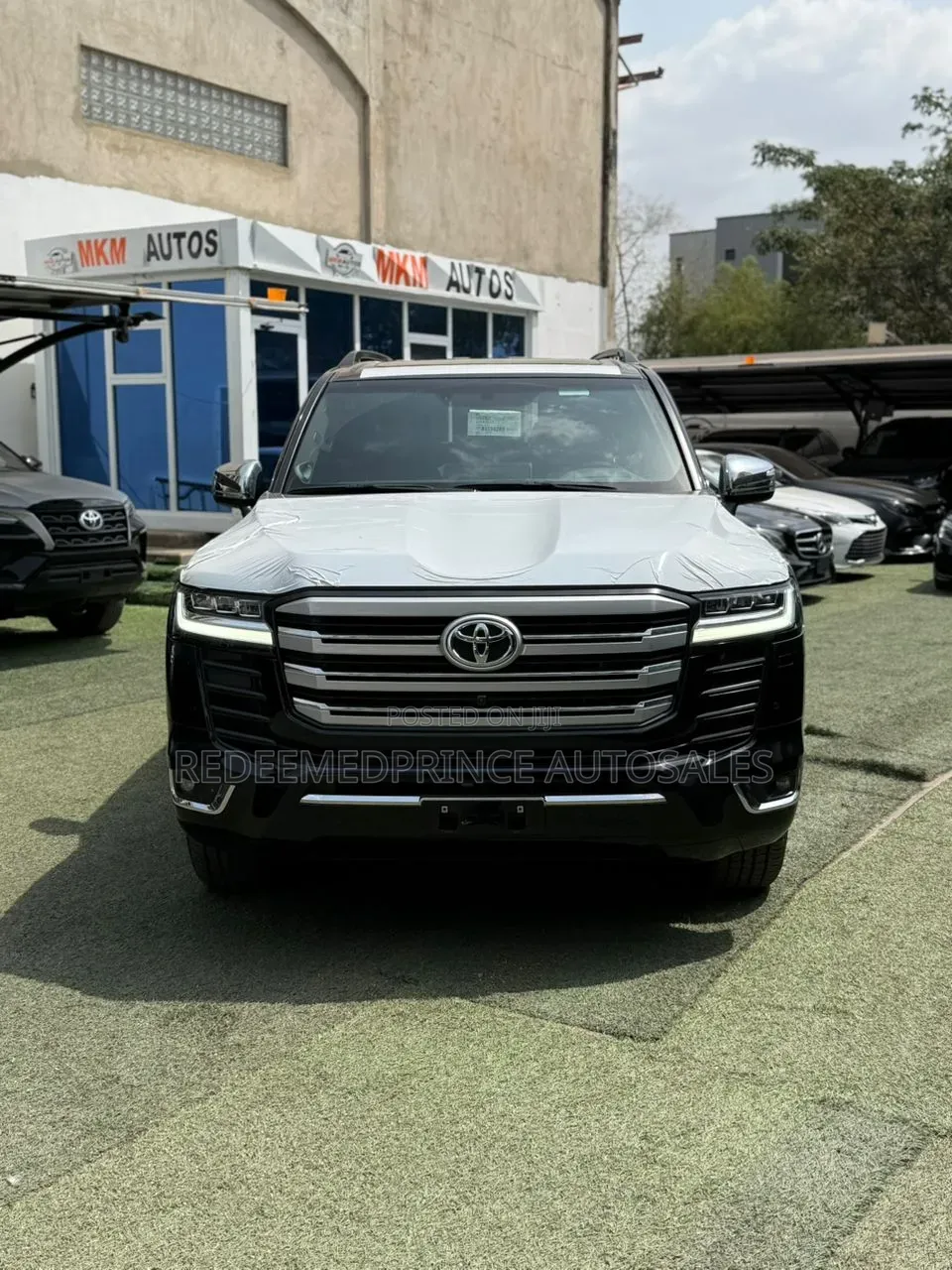 New Toyota Land Cruiser LC300 2025 Black