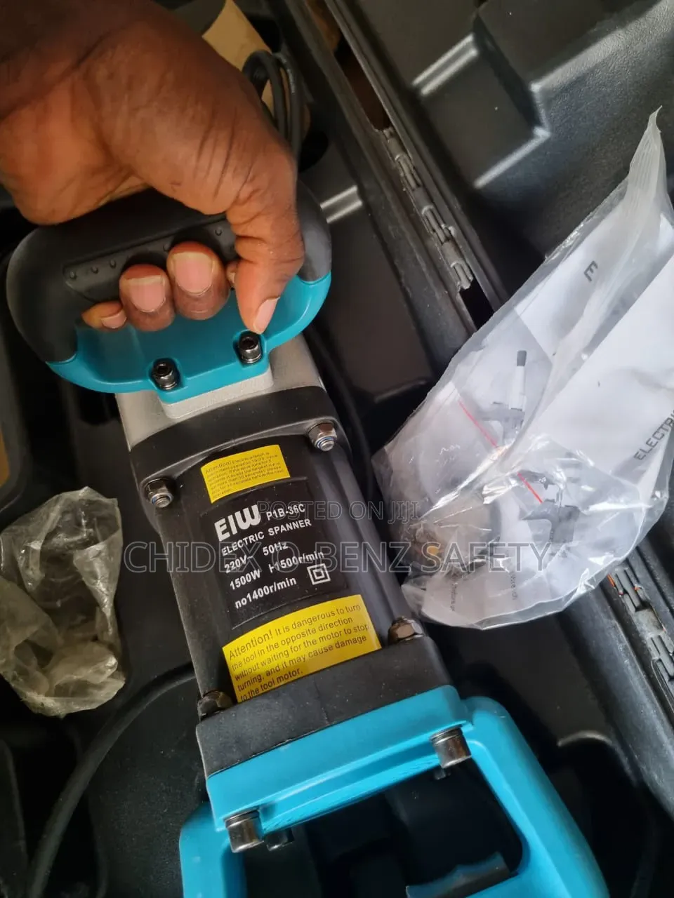 11⁄2" Industrial Electric Impact Wrench