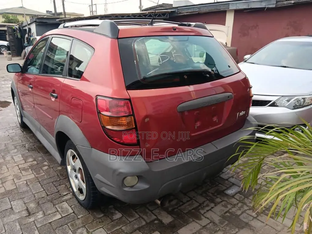 Pontiac Vibe 2006 Red