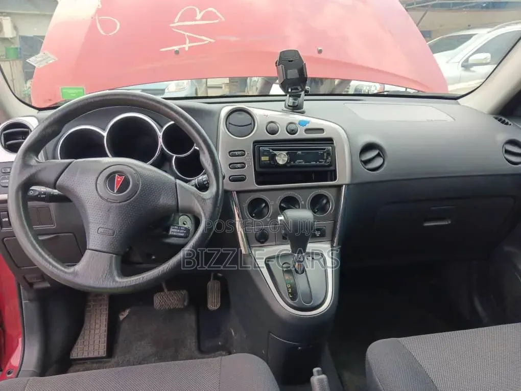 Pontiac Vibe 2006 Red