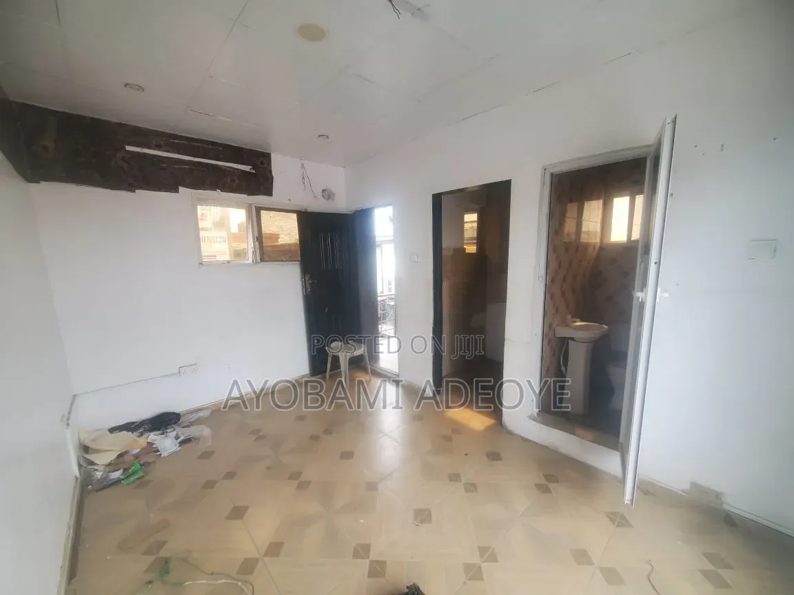 Spacious Shop Facing Lekki Express