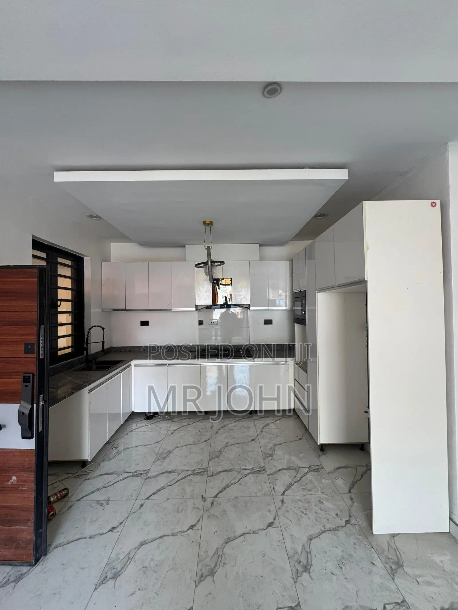 2bdrm Apartment in Ikate D Man Pr, Lekki for rent