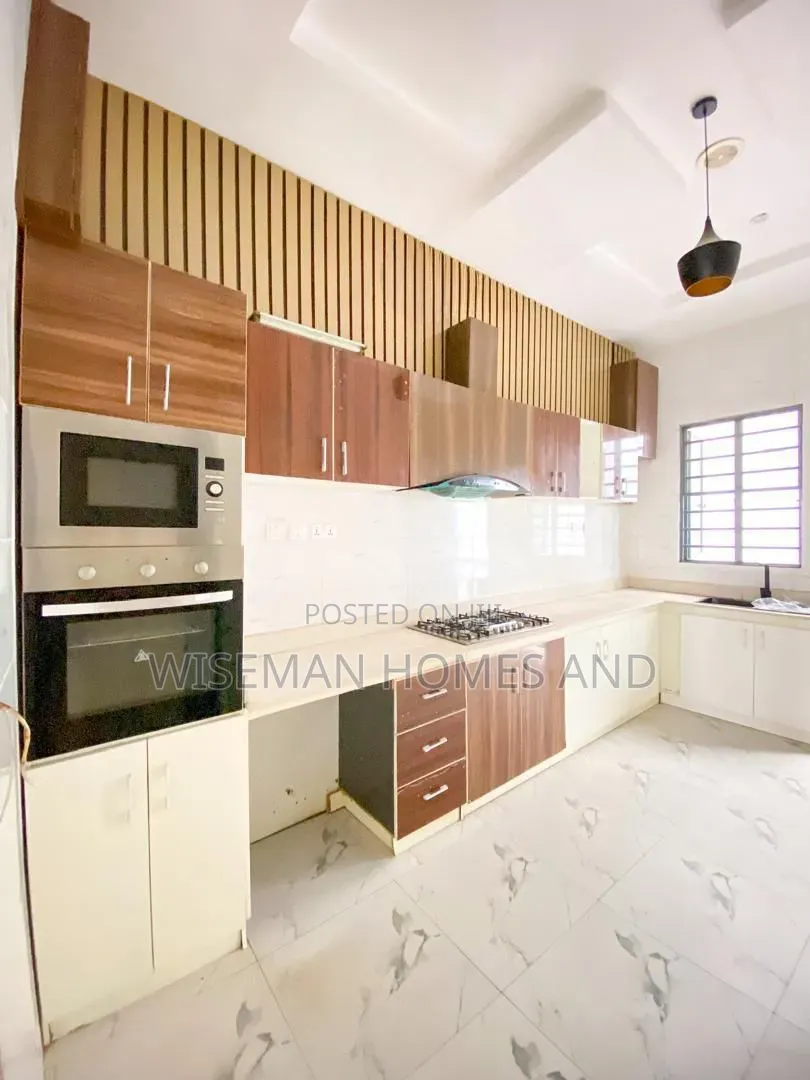 4bdrm Duplex in Orchid Road Lekki for rent