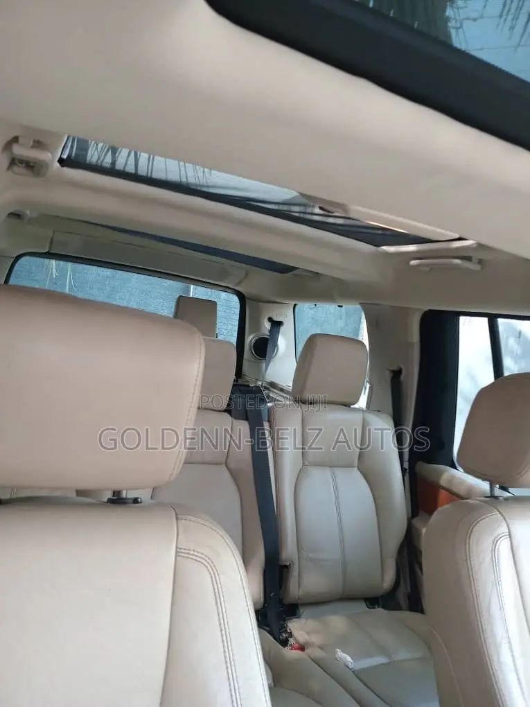 Land Rover Lr4 Base AWD 2013 White