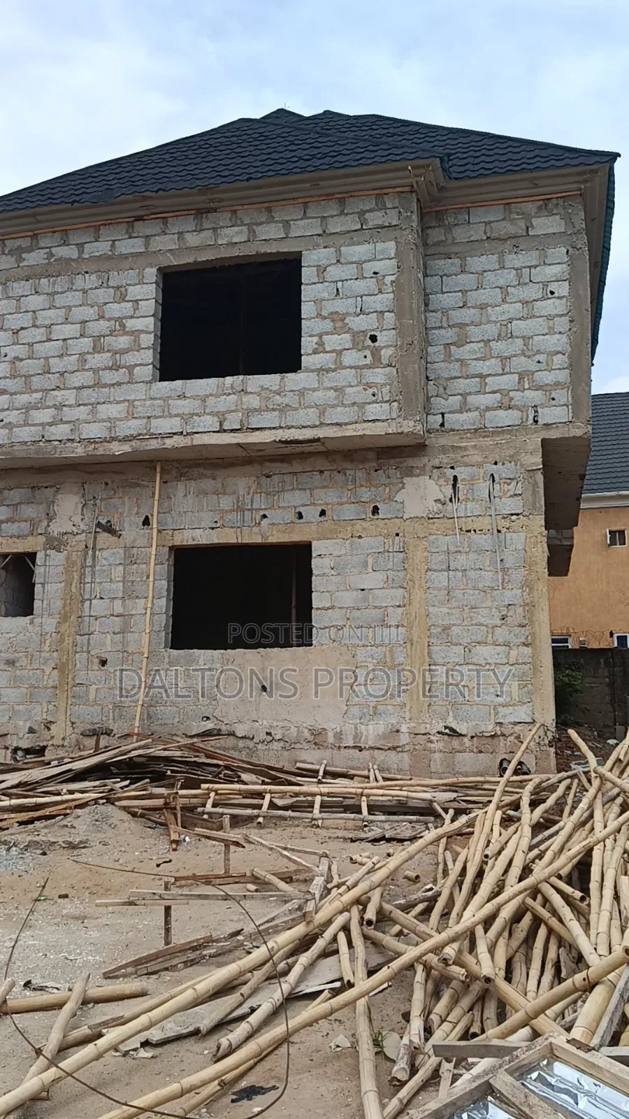 4bdrm Duplex in Aco District, Sabon Lugbe for sale