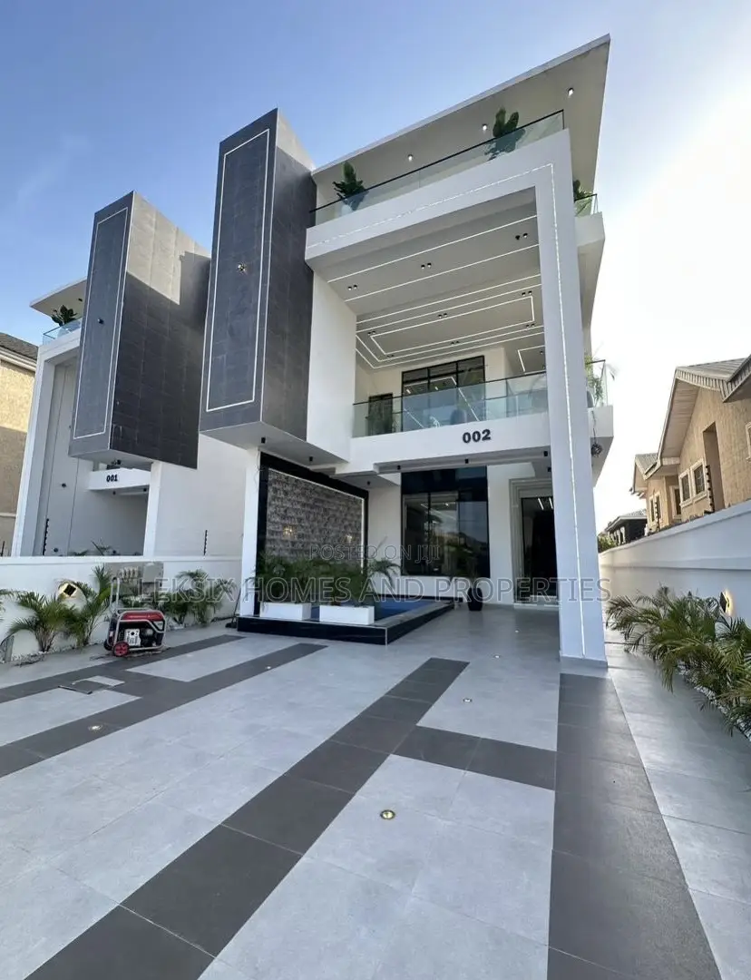 5bdrm Duplex in A Well Secured, Ikota for sale