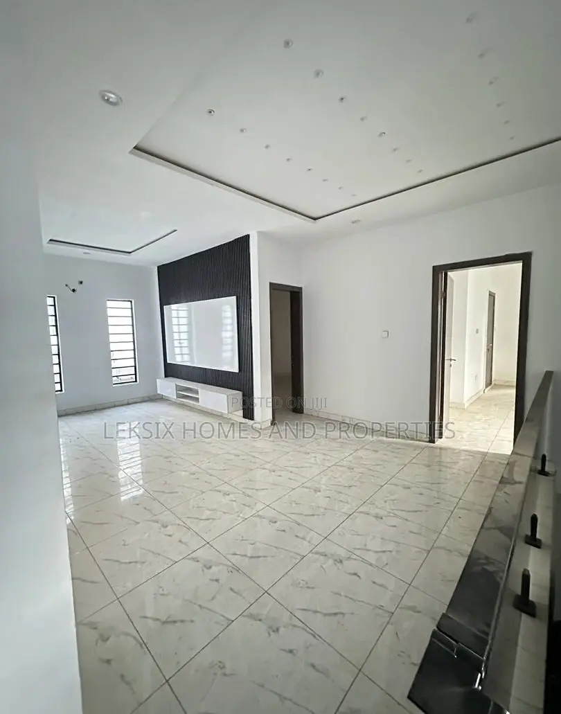 4bdrm Duplex in A Well Secured, Ikota for sale