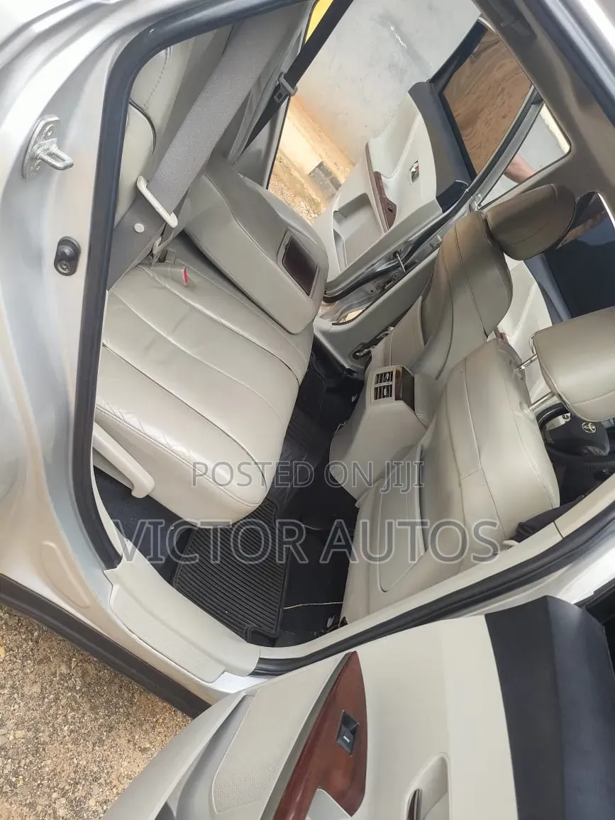 Toyota Venza 2010 Silver