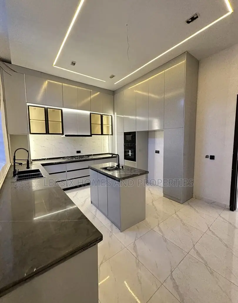 5bdrm Duplex in A Well Secured, Ikota for sale