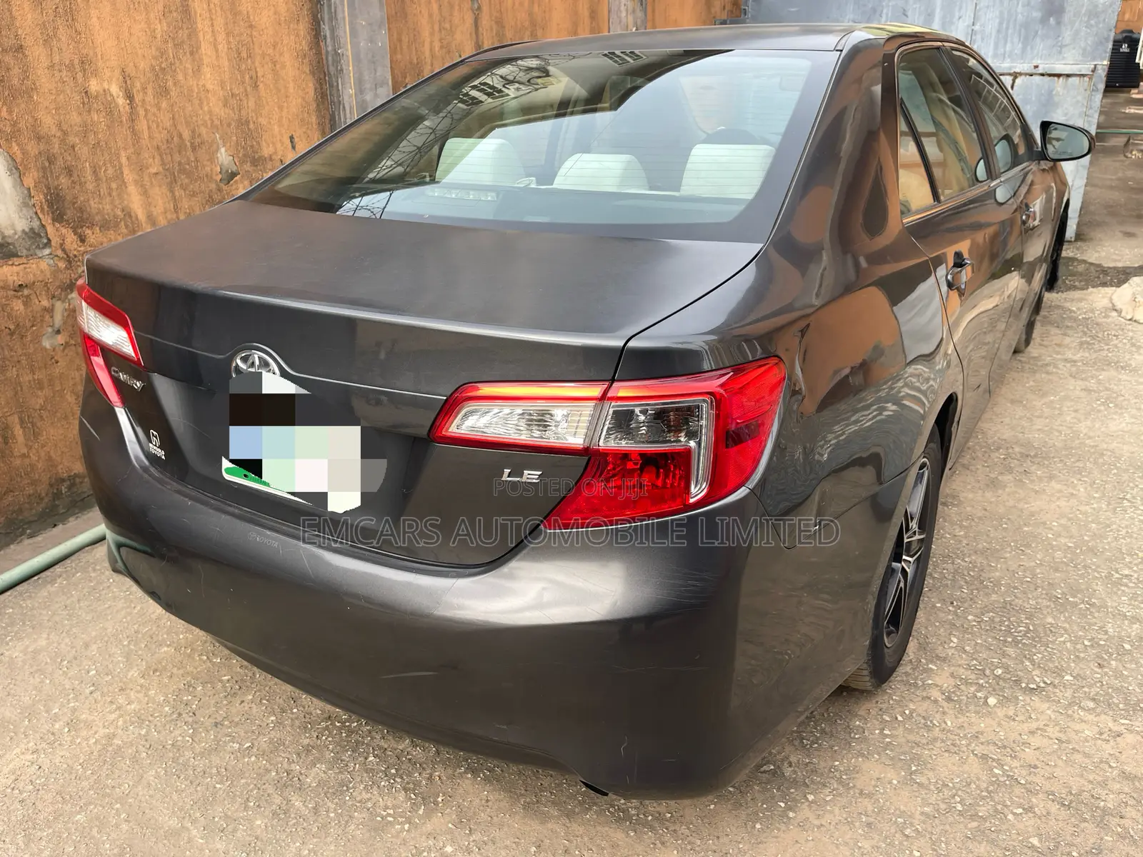 Toyota Camry LE 4dr Sedan (2.5L 4cyl 6A) 2012 Gray
