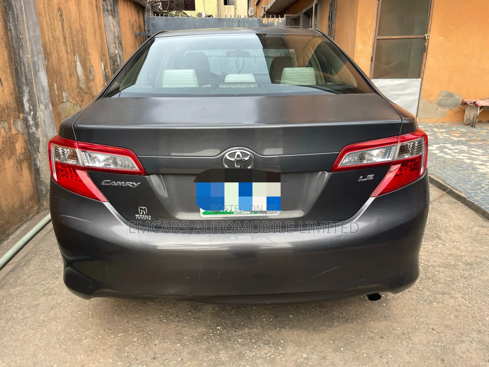 Toyota Camry LE 4dr Sedan (2.5L 4cyl 6A) 2012 Gray