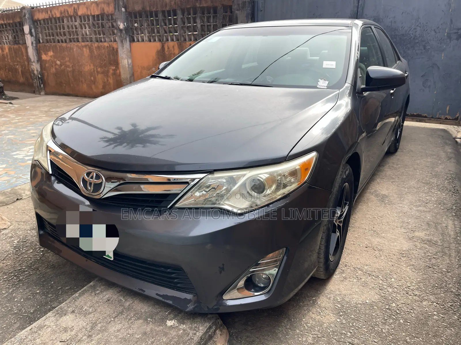 Toyota Camry LE 4dr Sedan (2.5L 4cyl 6A) 2012 Gray