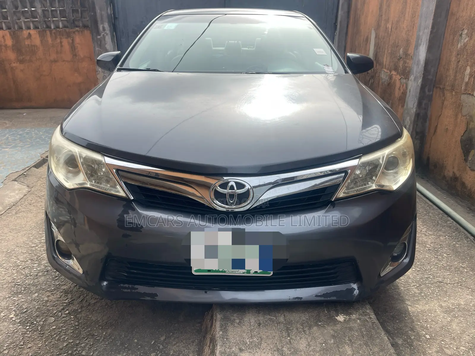 Toyota Camry LE 4dr Sedan (2.5L 4cyl 6A) 2012 Gray