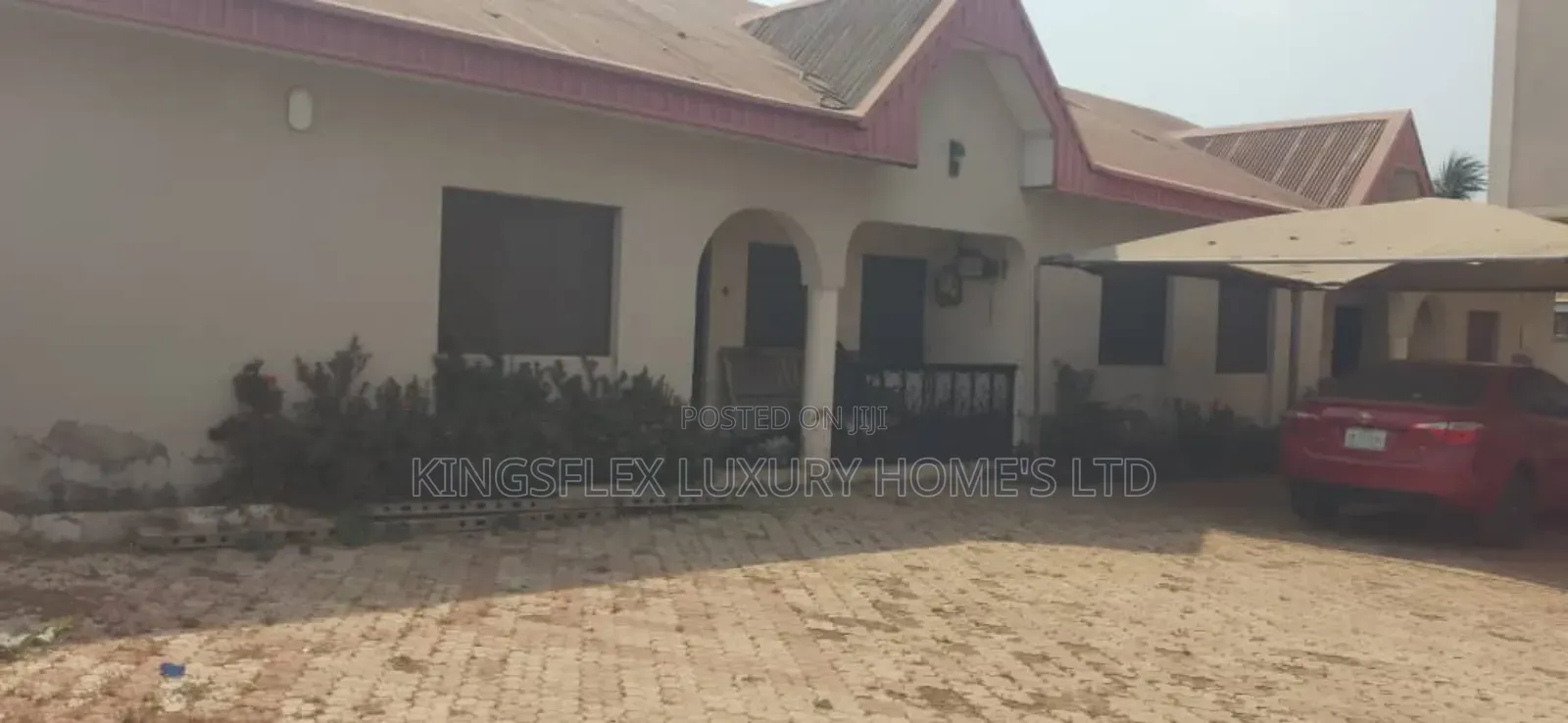4bdrm Duplex in St, Dominic Church for sale