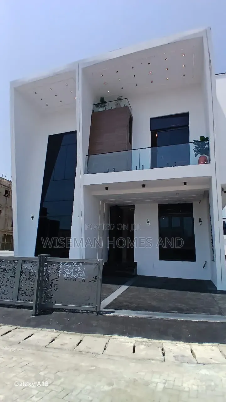 5bdrm Duplex in Chevron Lekki for sale