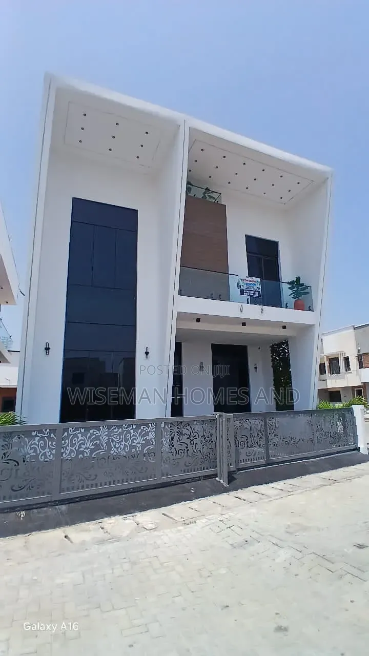 5bdrm Duplex in Chevron Lekki for sale