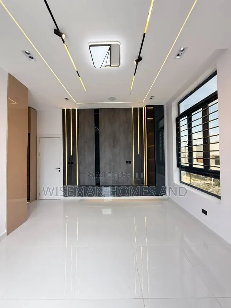 5bdrm Duplex in Chevron Lekki for sale